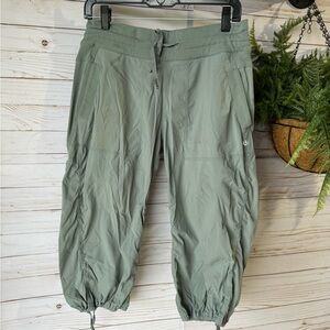 Lululemon capri joggers size 10